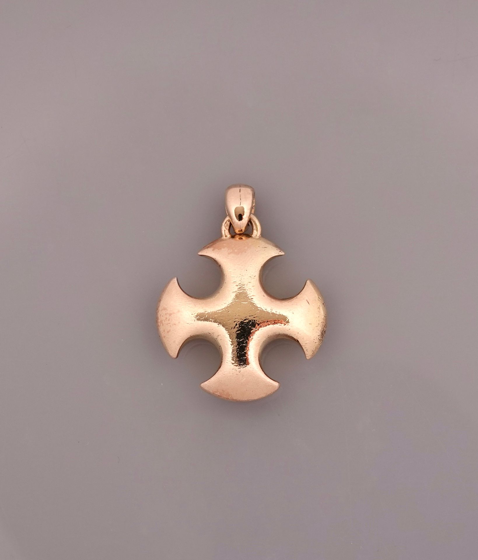 Null Colgante cruz de Malta estilizada, plata 925 MM, dorada (5 micras) lados 3,&hellip;