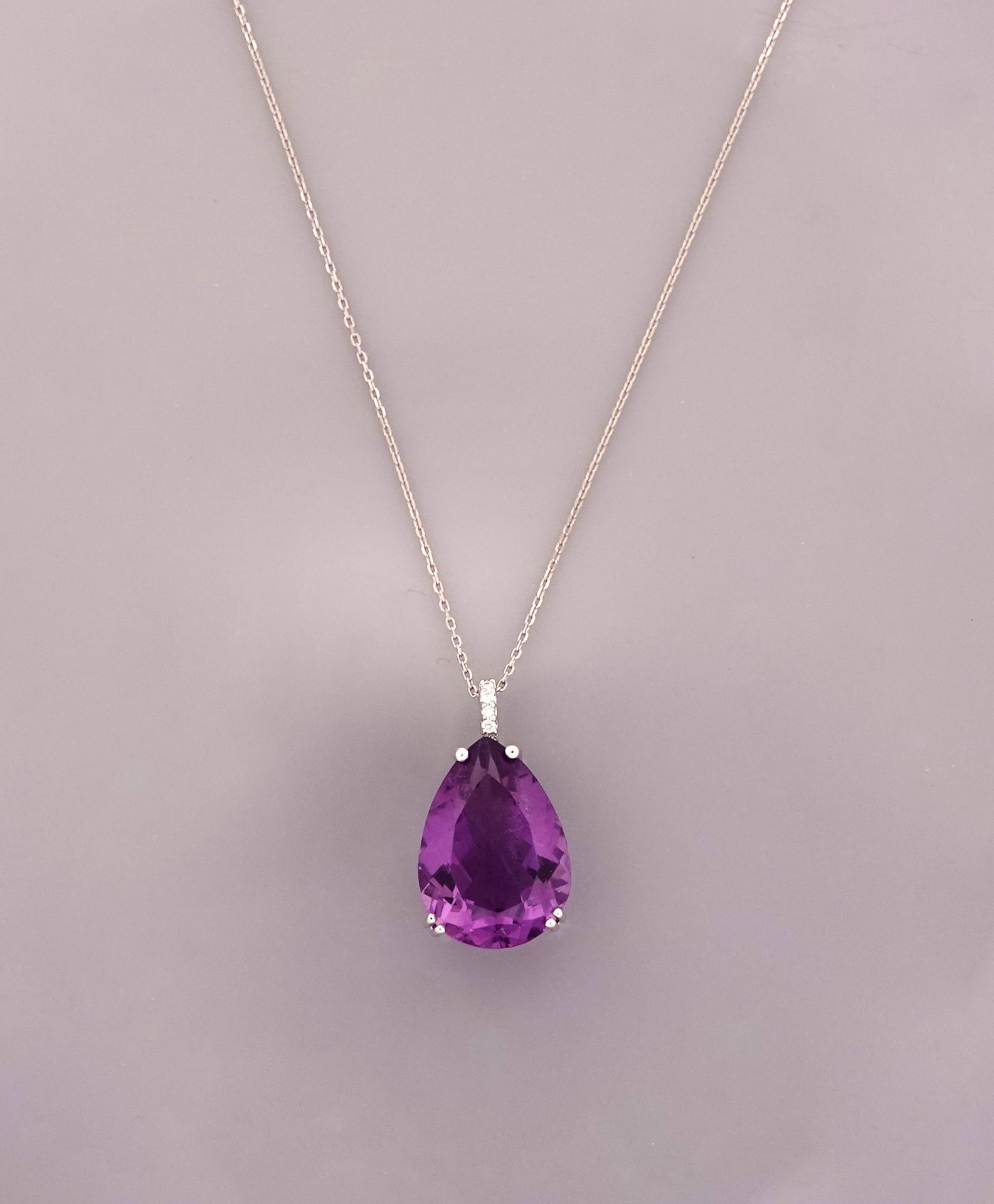 Null Kette und Anhänger aus Weißgold, 750 MM, verziert mit einem Amethyst im Bir&hellip;