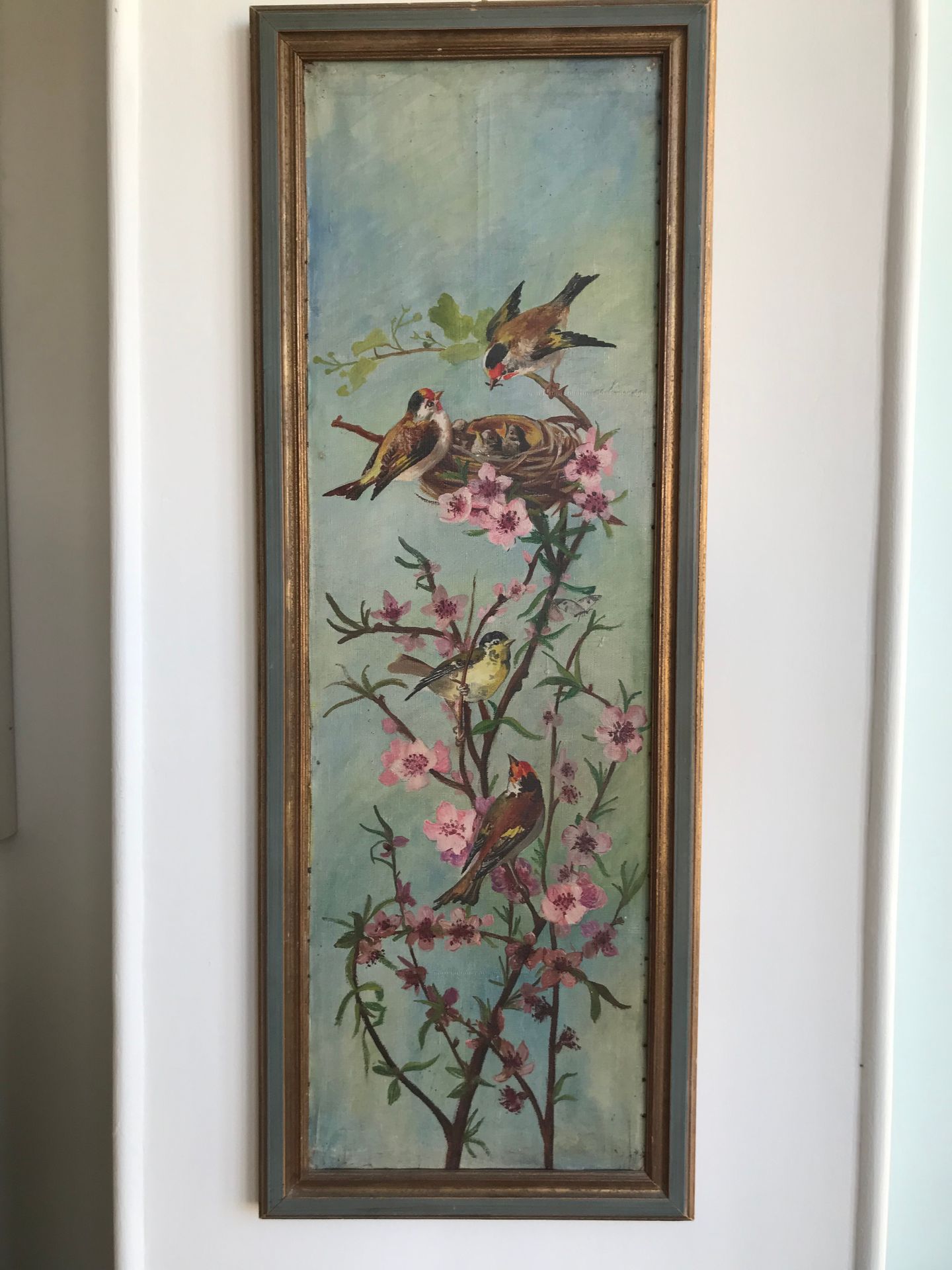 Null 法国学校 20世纪 
盛开的樱花树上的鸟儿 
布面油画 
82 x 30，带框架