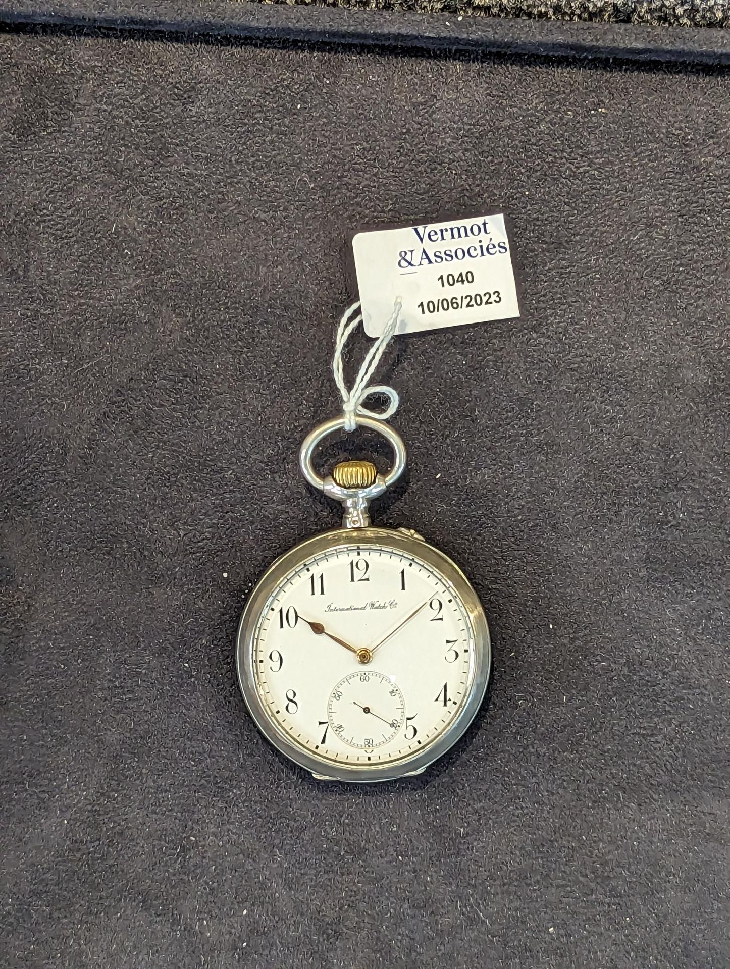 Null Compañía Internacional de Relojes
Reloj de bolsillo en plata de 800 milésim&hellip;