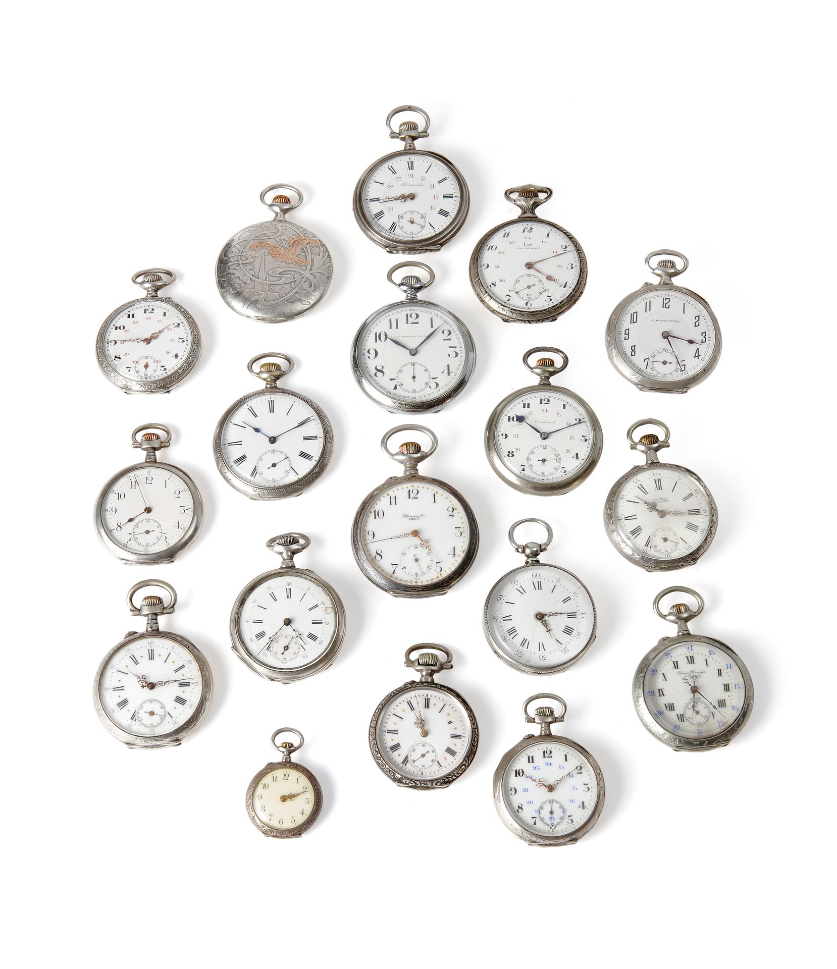 Null Ein Set von 18 Taschenuhren aus Metall und Silber, alle mit runden Gehäusen&hellip;