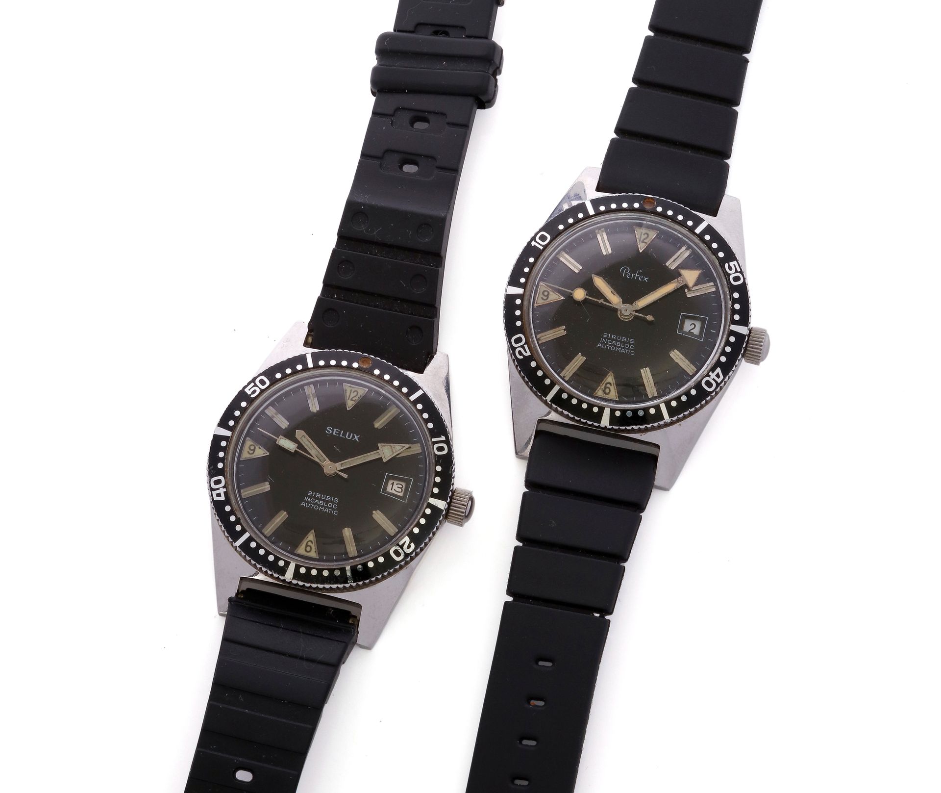 Null 一批钢制和金属的运动和潜水表，大多是20世纪60年代和70年代的产品，配有黑色橡胶和黑色皮革表带。
包括三只同一时期的钢制机械机芯的城市手表。 
这些&hellip;
