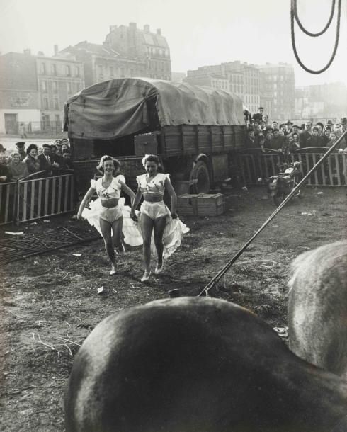 WILLY RONIS 1910-2009 "Le zoo-circus d'Achille Zavatta ",Paris,1949. Tirage arge&hellip;