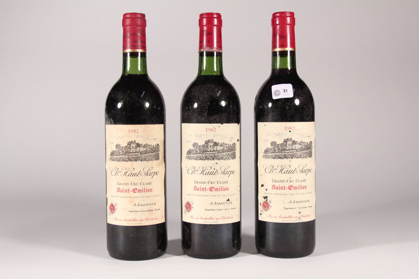 Null 1982年--奥萨普酒庄（Chateau Haut Sarpe

圣埃米利永红葡萄酒 - 3瓶（低颈）。