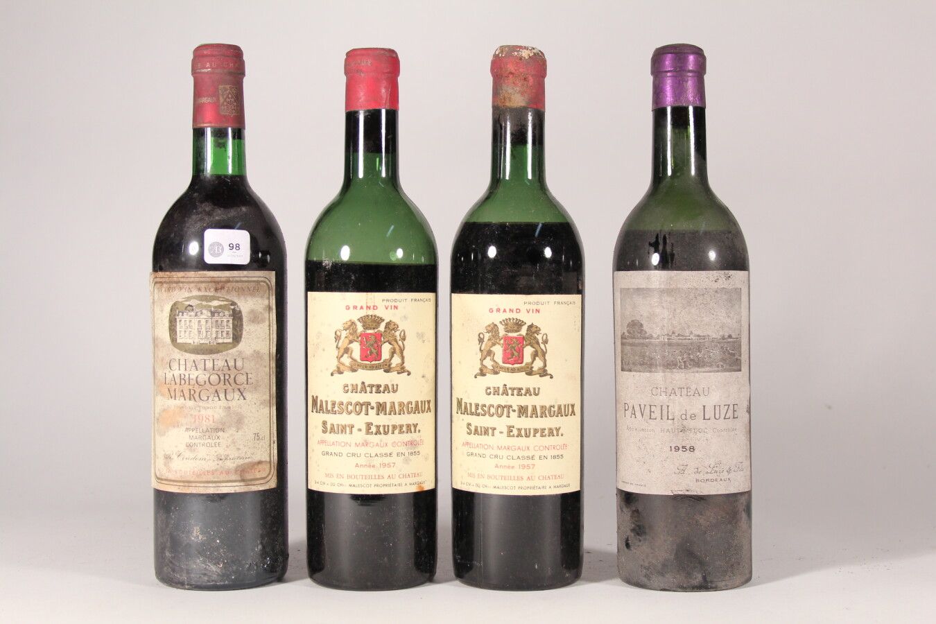 Null 1958年--帕维尔-德-卢兹酒庄

玛歌 - 1瓶 (低)

1957年--马莱斯科-圣-埃克苏佩里酒庄

玛歌 - 2瓶 (低)

1981年--&hellip;