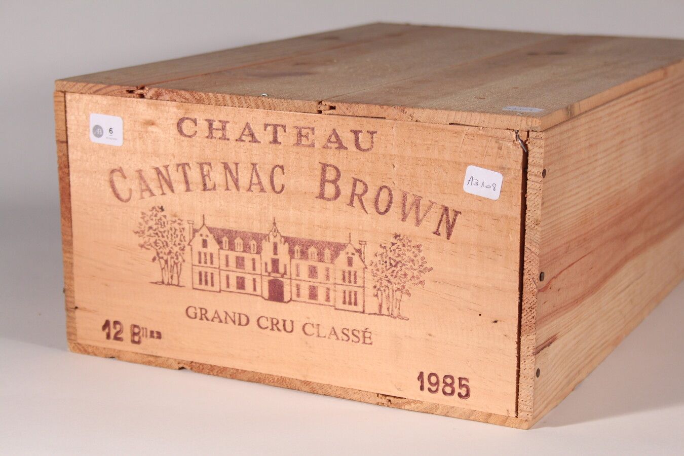 Null 1985 - Château Cantenac Brown

Margaux Red - 12 blles CBO