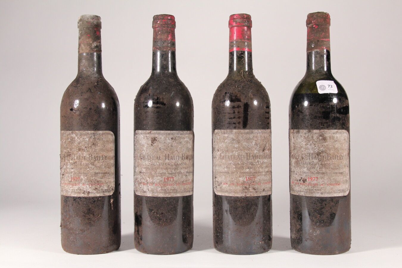 Null 1977年 - 奥特-贝利酒庄

上梅多克 - 4瓶（包括1瓶低度）。