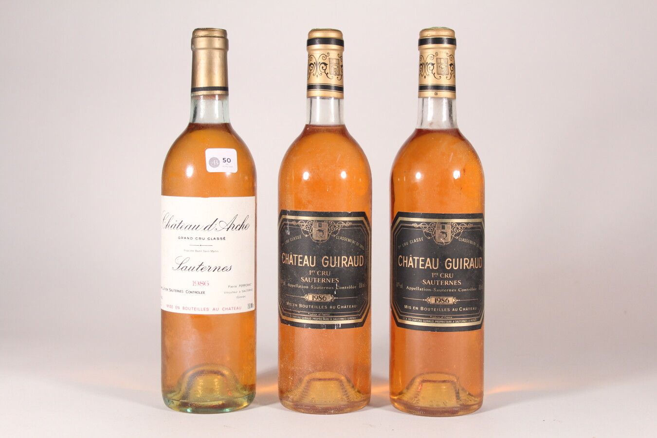 Null 1986 - 吉罗酒庄

苏特恩白葡萄酒 - 2瓶

1986年--阿克尔城堡（Chateau d'Arche

苏特恩白葡萄酒 - 1瓶