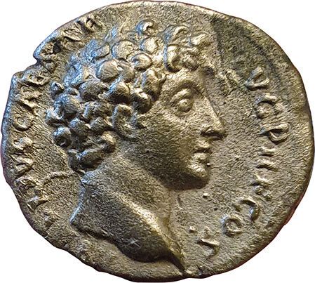 Null Marco Aurelio. 161-180. Denario. R/ PIETAS AVG. Strumenti sacrificali. 2,8g&hellip;