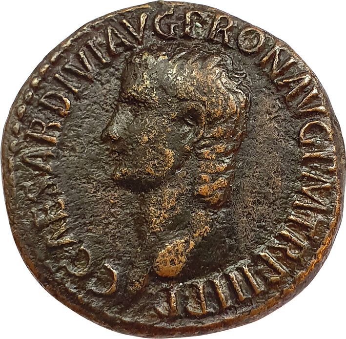 Null Caligula. 37-41. As. R/ VESTA. Vesta voilée assise, tenant un sceptre et un&hellip;