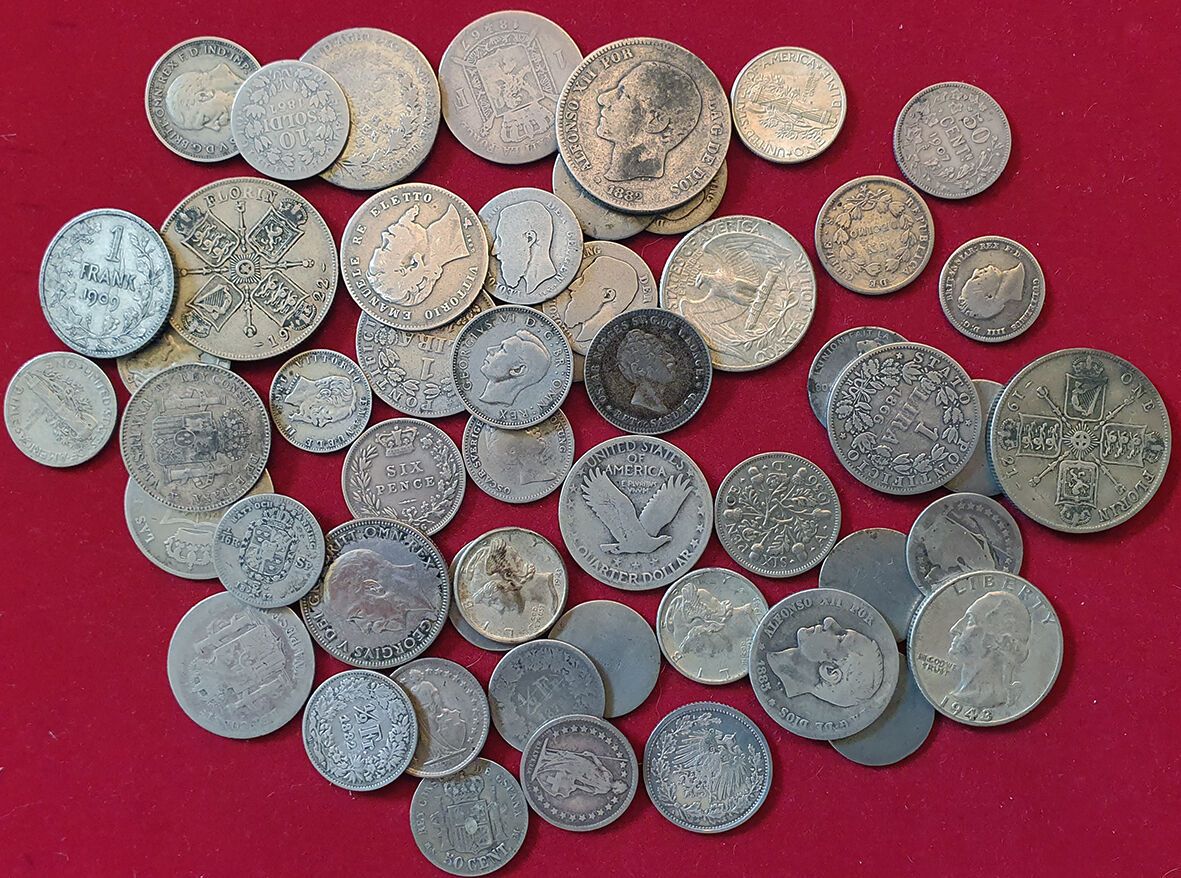 Null 世界的硬币。52枚银币。司19世纪和20世纪。英格兰、西班牙、意大利、瑞士、美国、比利时、挪威等国曾经使用过TTB+。