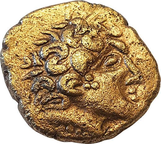 Null Carnutes. 1st century B.C. Pale gold statere. D.T 2530/32. 6,6grs. Rare. TT&hellip;