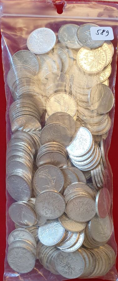 Null Monete d'argento. 167 pezzi di 5 franchi Semeuse. TTB+ a SPL