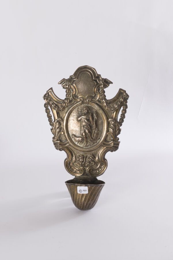 Null Silver stoup with central decoration of Saint John the Baptist as a child, &hellip;