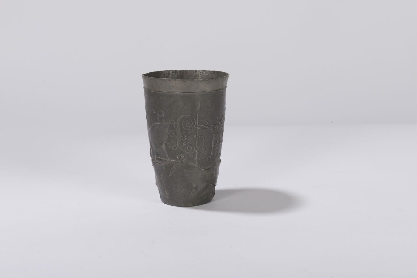 Null 儒勒--"Lo que quiere, lo puede "杯。模型创建于1887年。高度：11.2厘米。11.2厘米



参考资料：BOUCAUD&hellip;