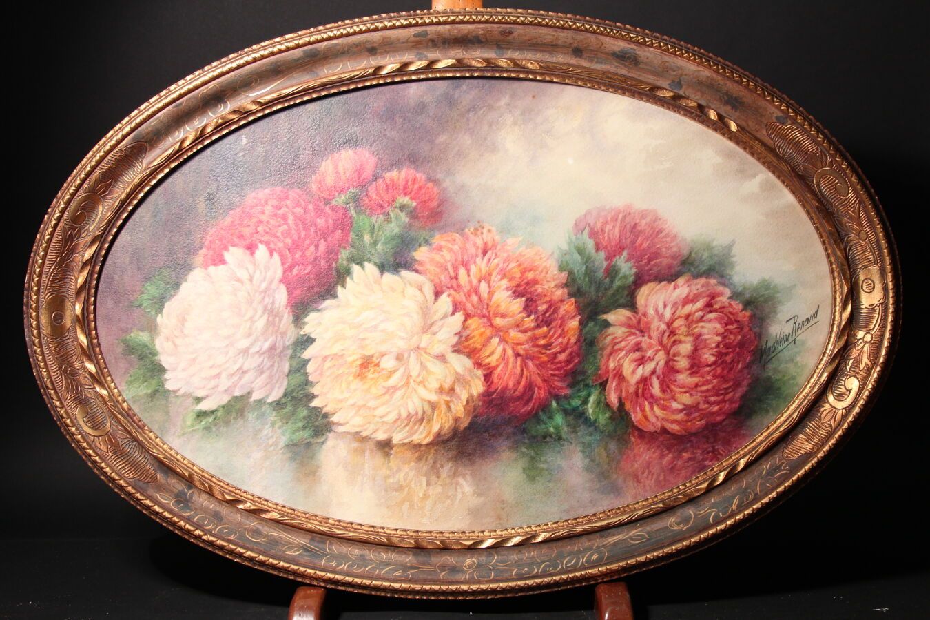 Null 马德琳-雷诺德 (1900-1994)

"菊花"。

椭圆形水彩画，右面有签名

视线尺寸：42 x 68.5厘米

玻璃框架，雕刻和镀金的木质框架&hellip;