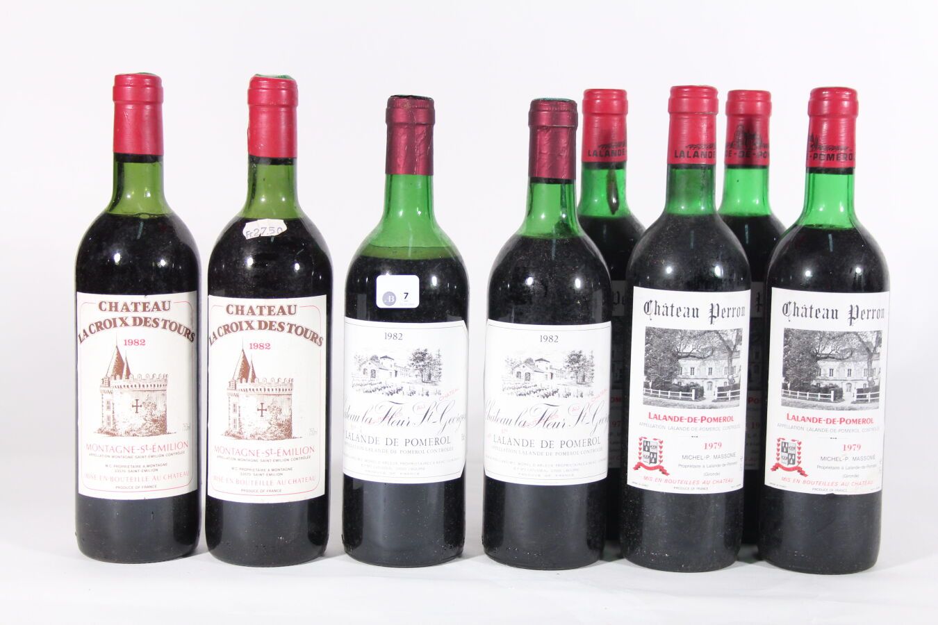 Null 1982年--La Croix Destours酒庄
蒙塔尼-圣埃米利永红葡萄酒 - 2瓶 
1982年--圣乔治拉芙莱尔酒庄
拉朗德-波美侯红葡萄酒&hellip;