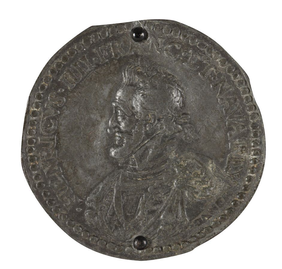 Null 单侧应用。铜 *
46毫米。带有亨利四世的肖像，放置在一个木质和天鹅绒框架中。
老式铸铁。
非常漂亮