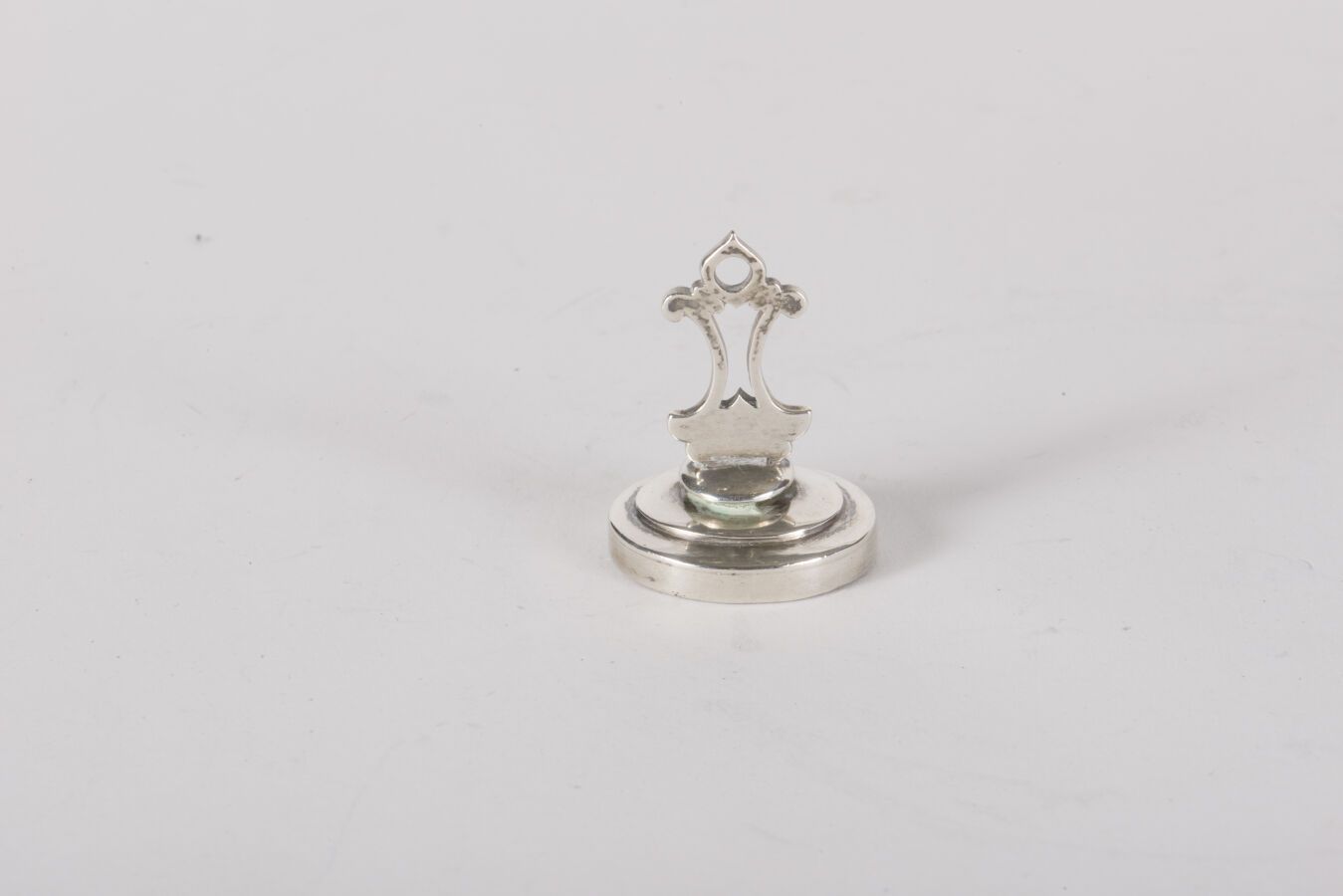Null Silbernes Siegel, der Griff in Lyraform, die Platte aus Karneol mit eingrav&hellip;