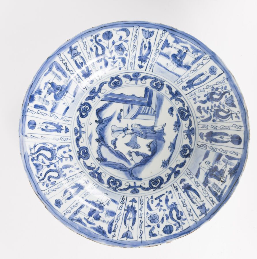 Null Hohle Schale aus blau-weißem Porzellan 
China, Ming-Dynastie, 16./17.
Mit z&hellip;