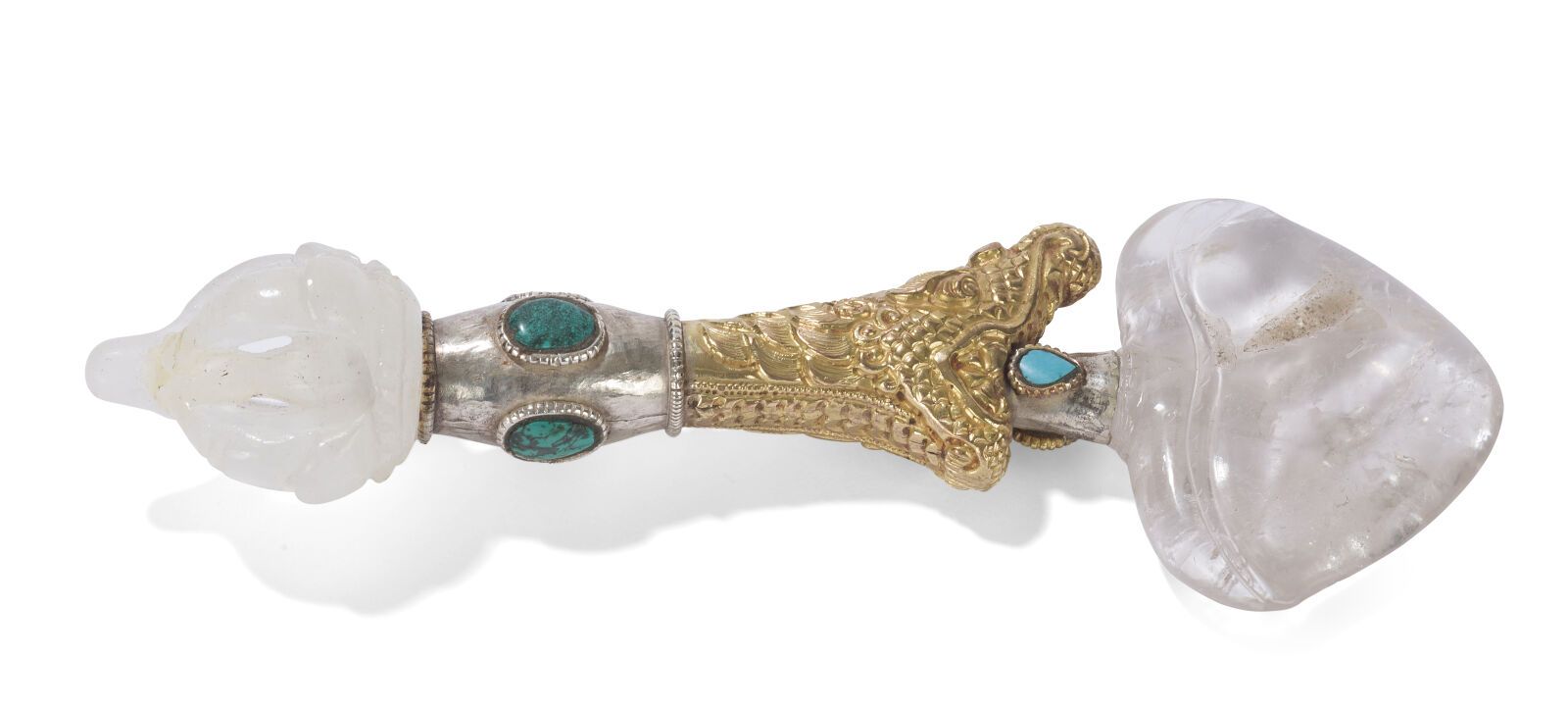 Null 水晶、银和鎏金金属权杖
西藏，20世纪初。
柄部为马卡拉头的形状，下部为半金刚杵的形状。
长：20.5厘米。
(断裂/粘连）。