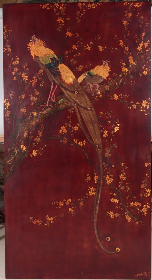 Null 金饰红漆板
越南，20世纪
表现两只栖息在梅花树上的野鸡，右下角署名Thanh Ley
尺寸：150 x 80厘米