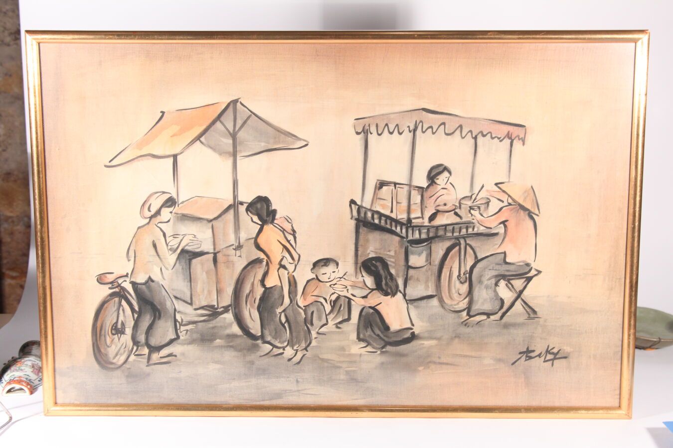 Null 越南，20世纪
两幅丝绸上的水墨画
一幅描绘的是热闹的市场场景，另一幅是渔夫，署名Baky
54 x 86厘米和39 x 18厘米