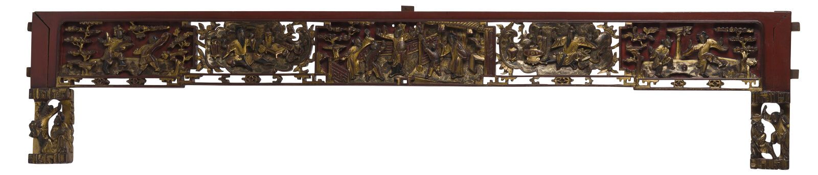 Null 五件套金红漆木板或元素
中国，宁波，19世纪末/20世纪初
有雕刻的人物动画场景的装饰