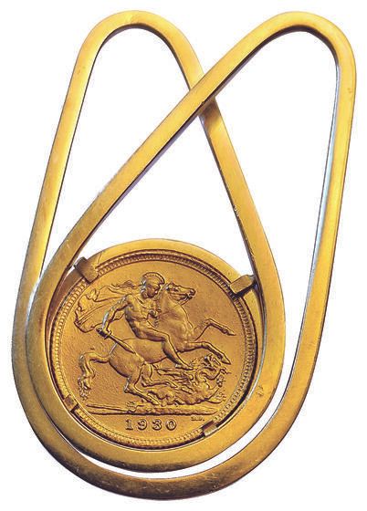Null Great Britain. George V. Sovereign 1930, mounted in a gold money clip.