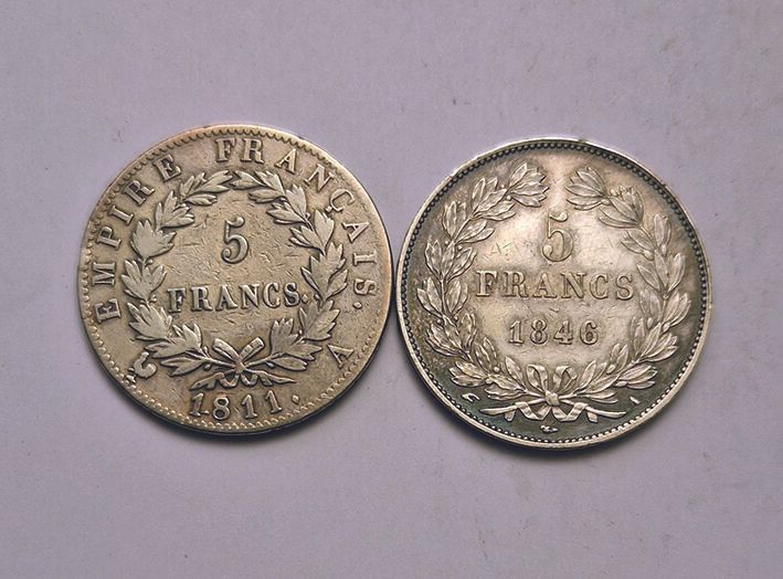 Null Lot de 2 écus de 5 Francs: Napoléon I 1811 A et Louis Philippe I 1846 A. TB&hellip;