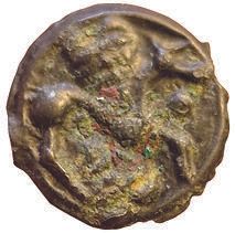 Null 塞纳河中上游公元前 1 世纪带马和两个断头的 Potin。3,36 克。DT.2656. 非常罕见。有少量凝结物，但 TTB