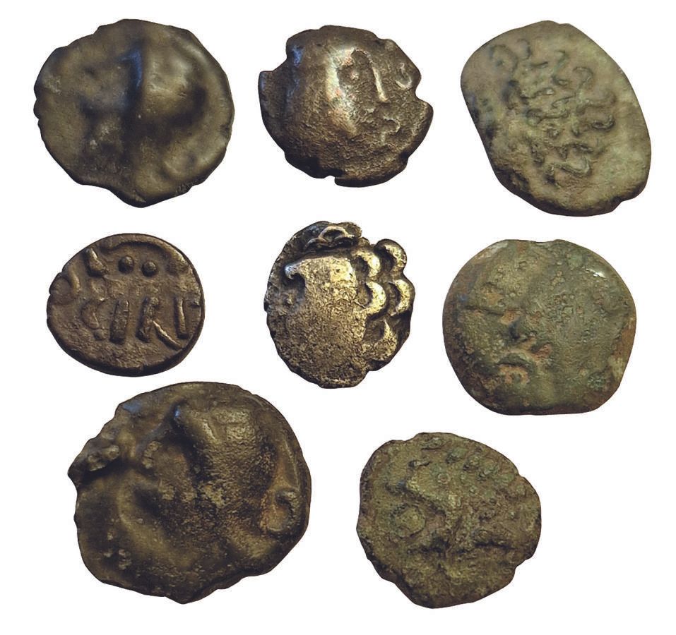 Null Lot von 8 verschiedenen Münzen: Töpfe, Bronzen und 2 Silbermünzen. Abwechsl&hellip;