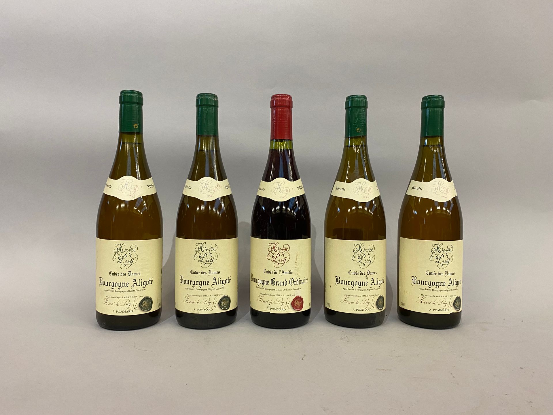 Null 
Lot de cinq bouteilles Hervé Le Puy : Cuvée de l'amitié, Bourgogne grand o&hellip;