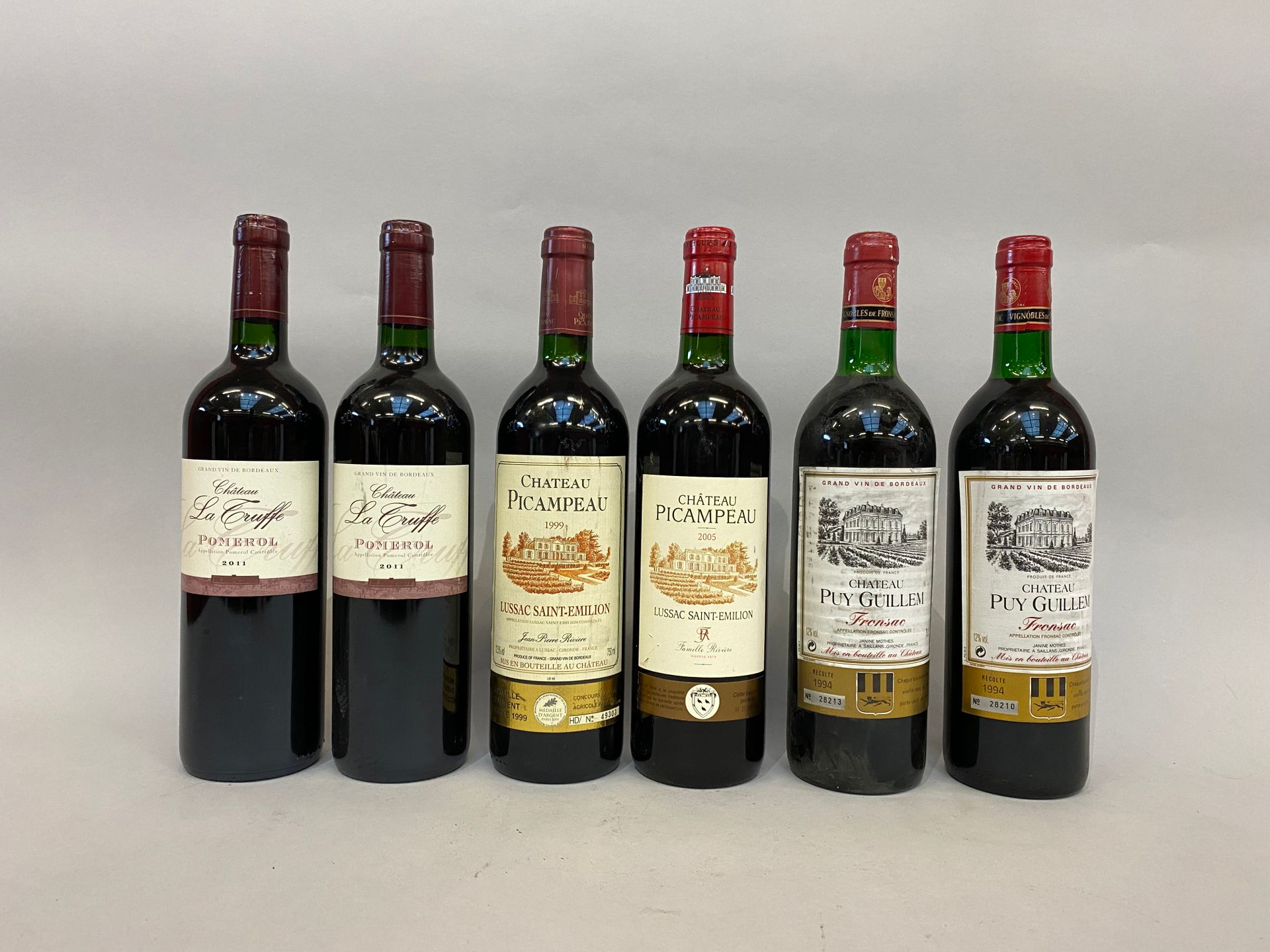 Null 
Lot de six bouteilles : Château Picampeau, Lussac Saint Emilion, 1999 et 2&hellip;