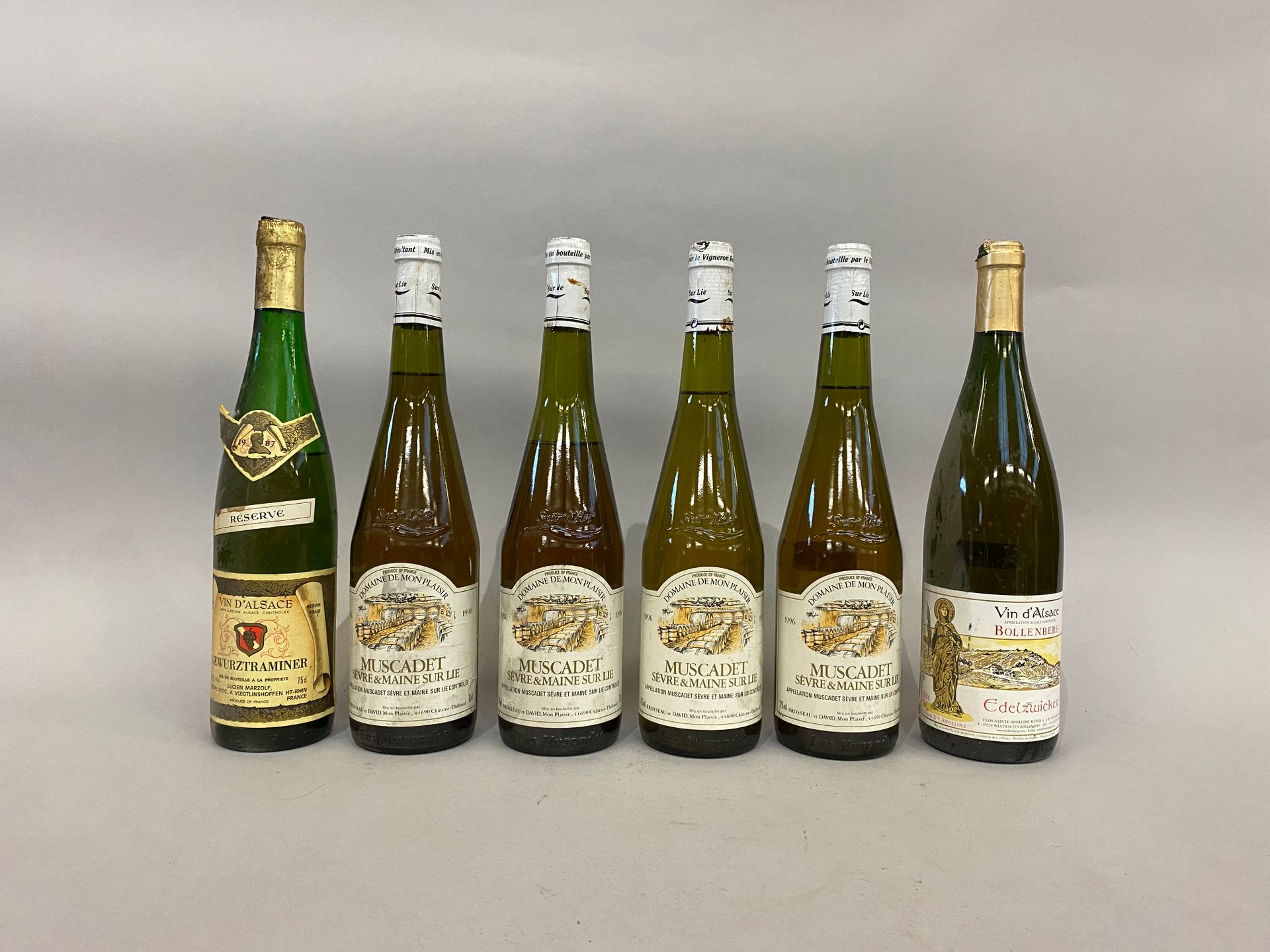 Null 
Lot de six bouteilles : Muscadet Sèvre&Maine sur Lie, domaine de Monplaisi&hellip;