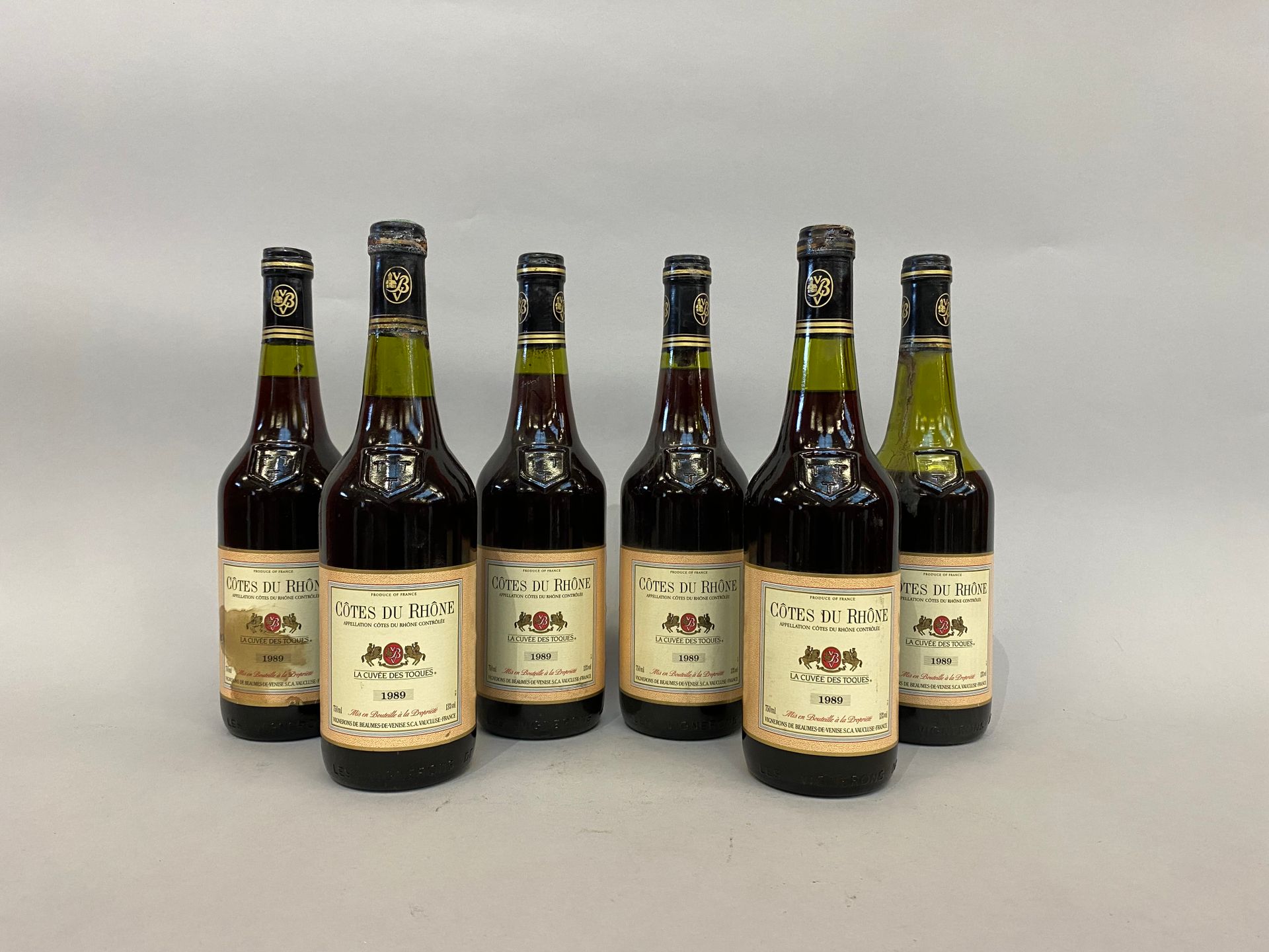Null 
Cotes du Rhône, La cuvée des toques, 1989, six bouteilles.