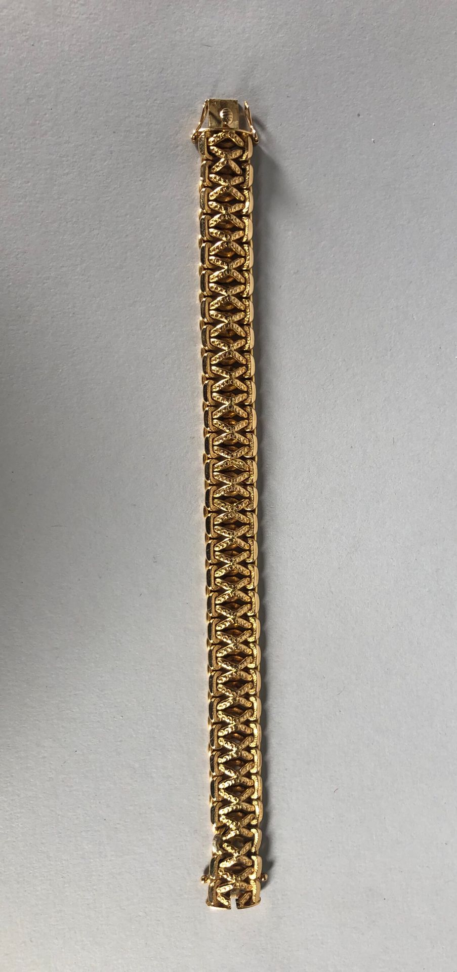 Null Bracelet à maillons articulés en or jaune 18K (750°/°°) en partie amati. 

&hellip;