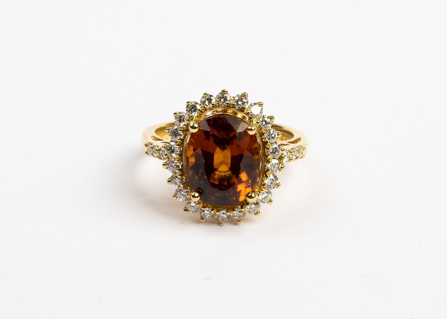 Null DAISY RING

In gold 750°/°°.

Set with a spessartite garnet of 5 cts approx&hellip;