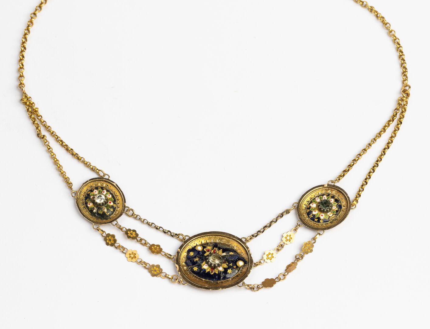 Null 
SLAVERY NECKLACE




In gold 750°/°° and silver 950°/°°




Decorated with&hellip;