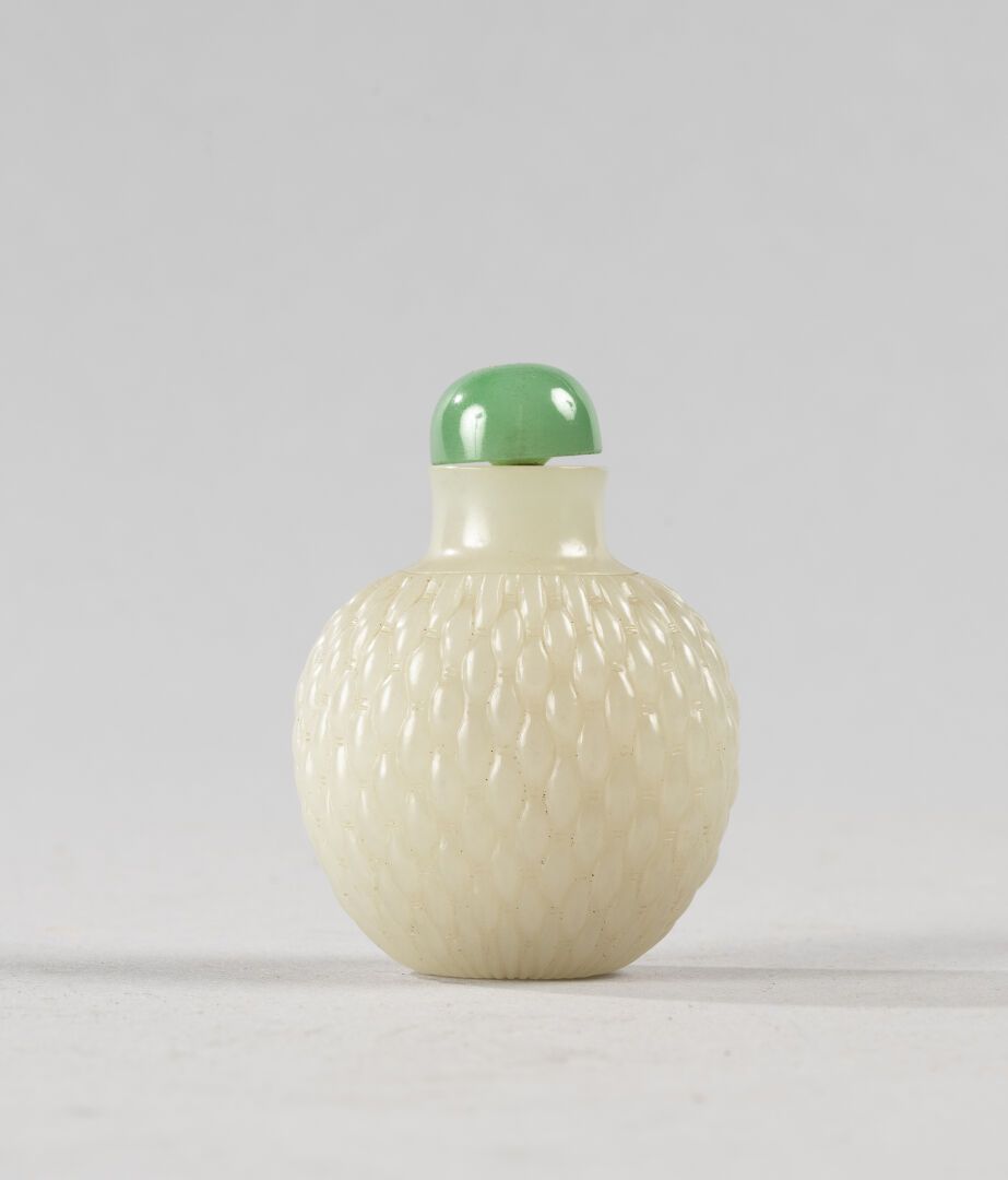 Null CHINA

Snuffbox bottle 

In celadon jade

Height 6,2 cm