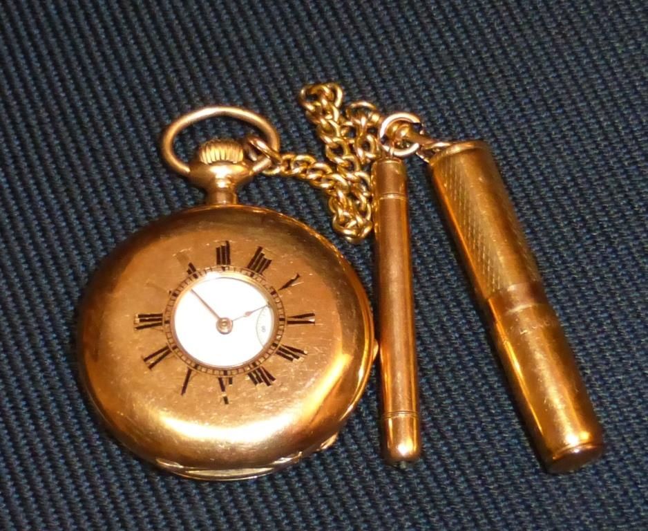 Null 
Yellow gold pocket watch NOT SOLD