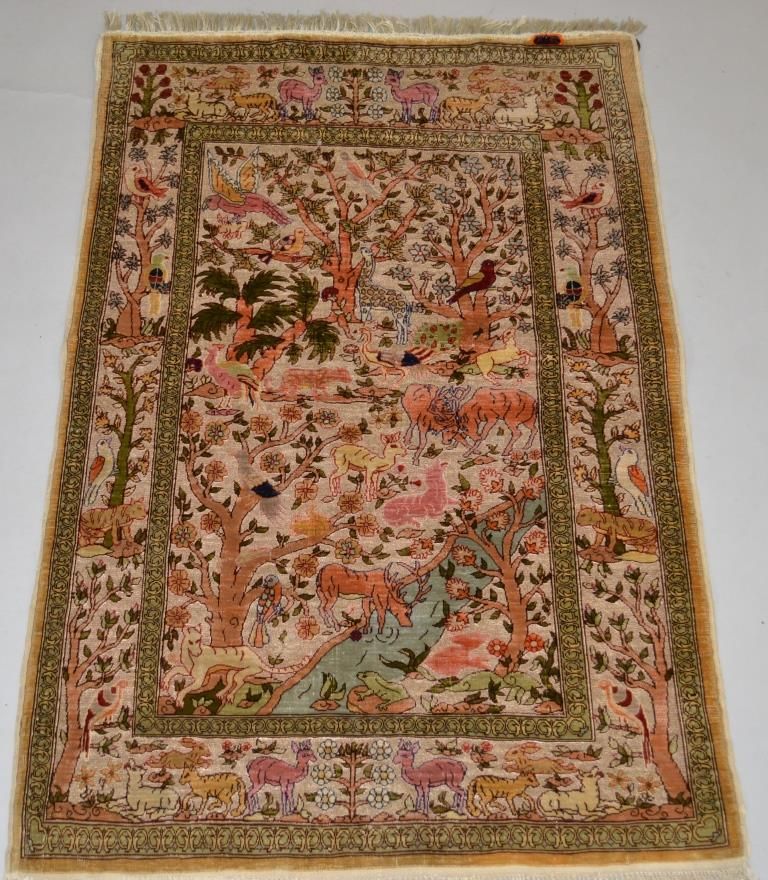 Null 
CHINA - HEREKE style - Small silk and gold thread carpet with animals deco&hellip;