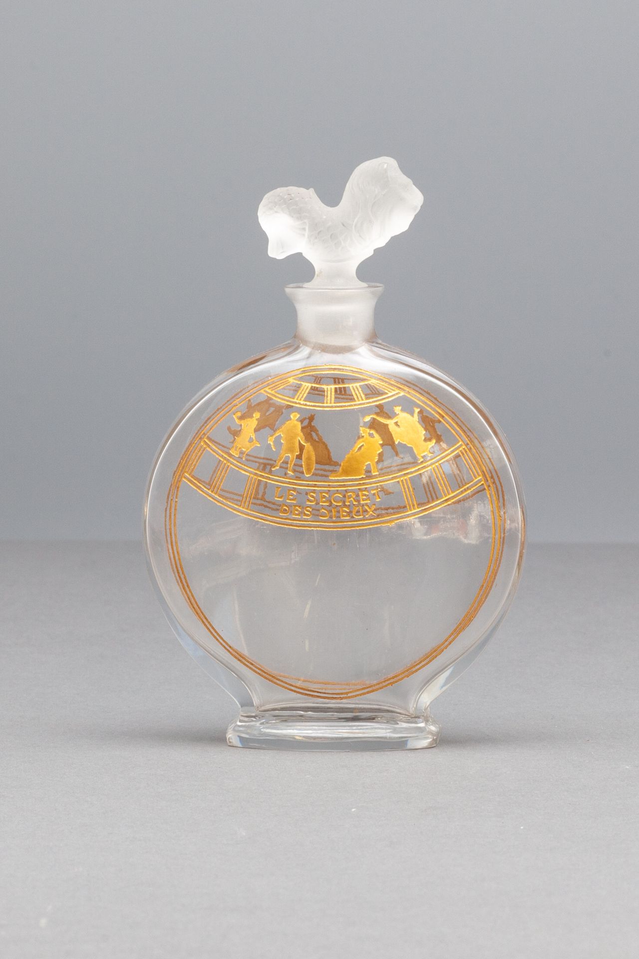 YARDLEY "LE SECRET DES DIEUX" BACCARAT水晶瓶，球形的，代表一个地球，上面有镀金的字。乳白色的玻璃瓶塞。