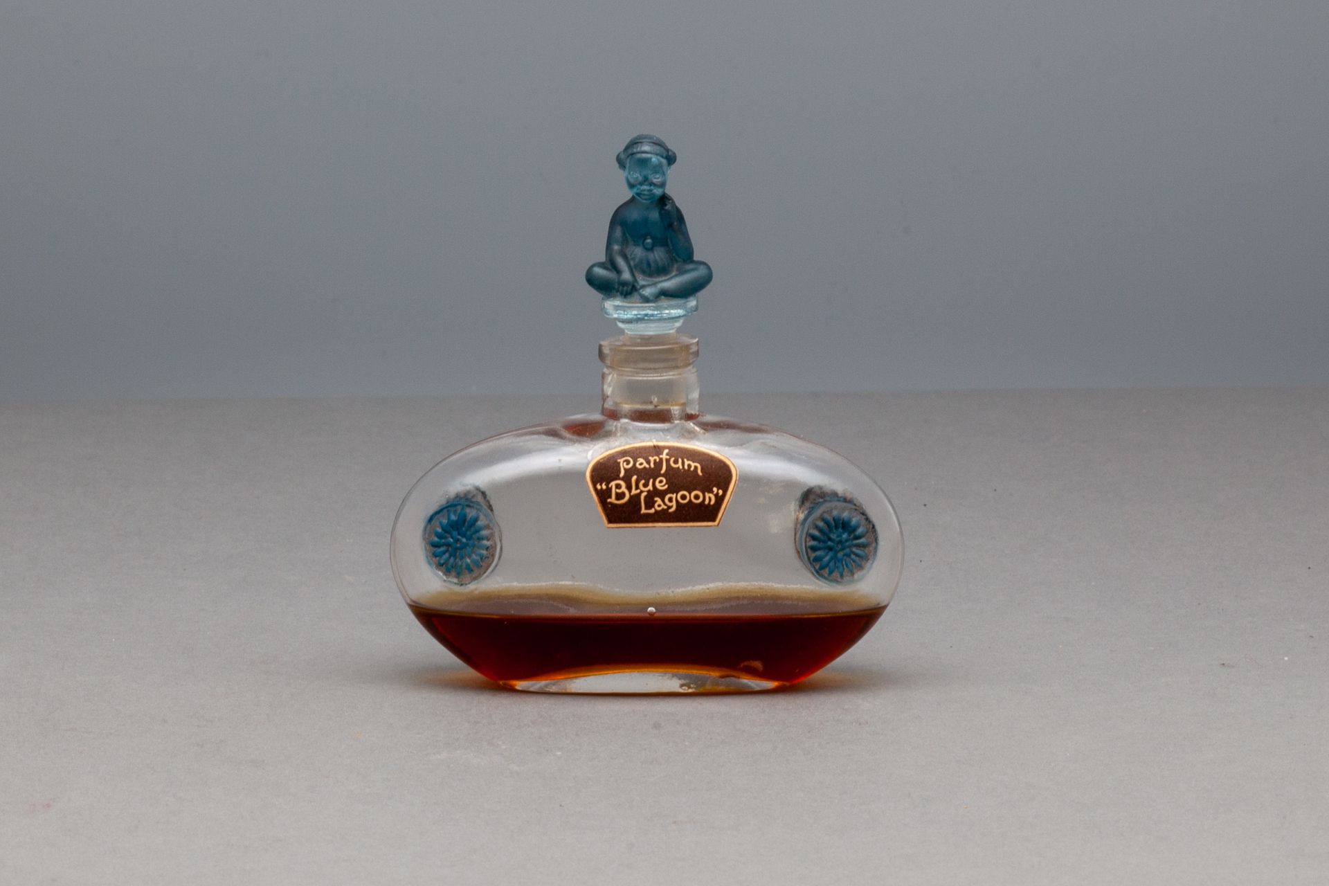 DEPINOIX- DUBARRY "BLUE LAGOON" Botella de vidrio decorada con cuatro medallones&hellip;