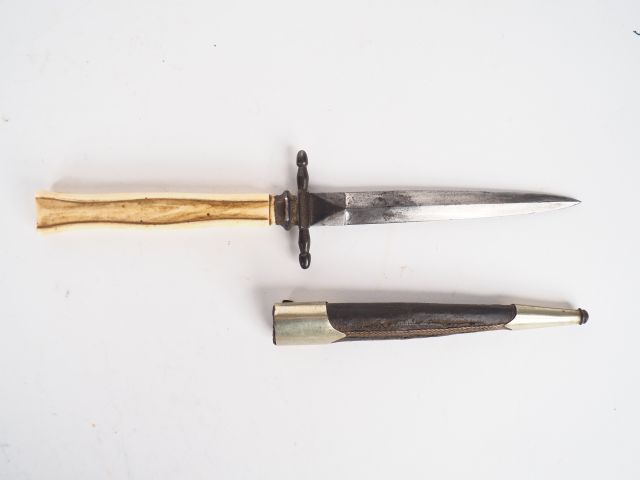 Null Belle dague romantique "pique couille" lame à 4 pans symétrique de 90 mm de&hellip;