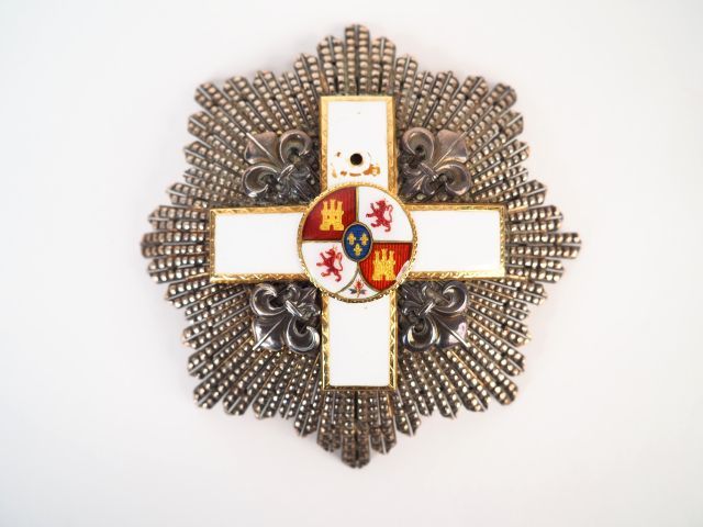 Null Grand croix du mérite militaire espagnol dans son écrin aux armes royales c&hellip;