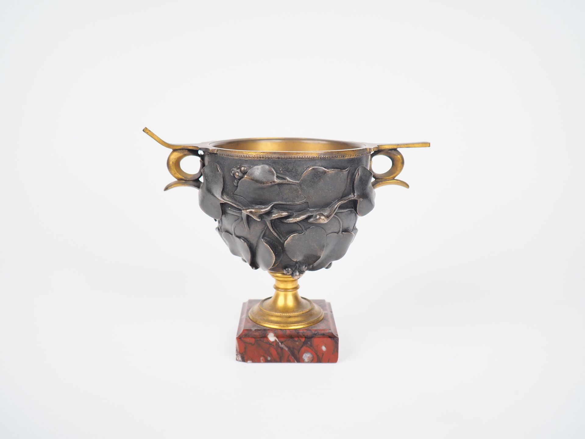 Null 
Vase XIXth in bronze with brown and gilded patina, decorated with foliage &hellip;