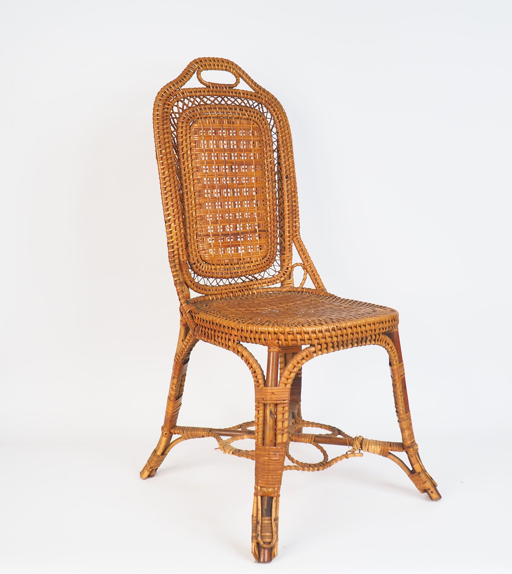 Null Suite di tre sedie in rattan Napoleone III
Firmato su una lastra di metallo&hellip;