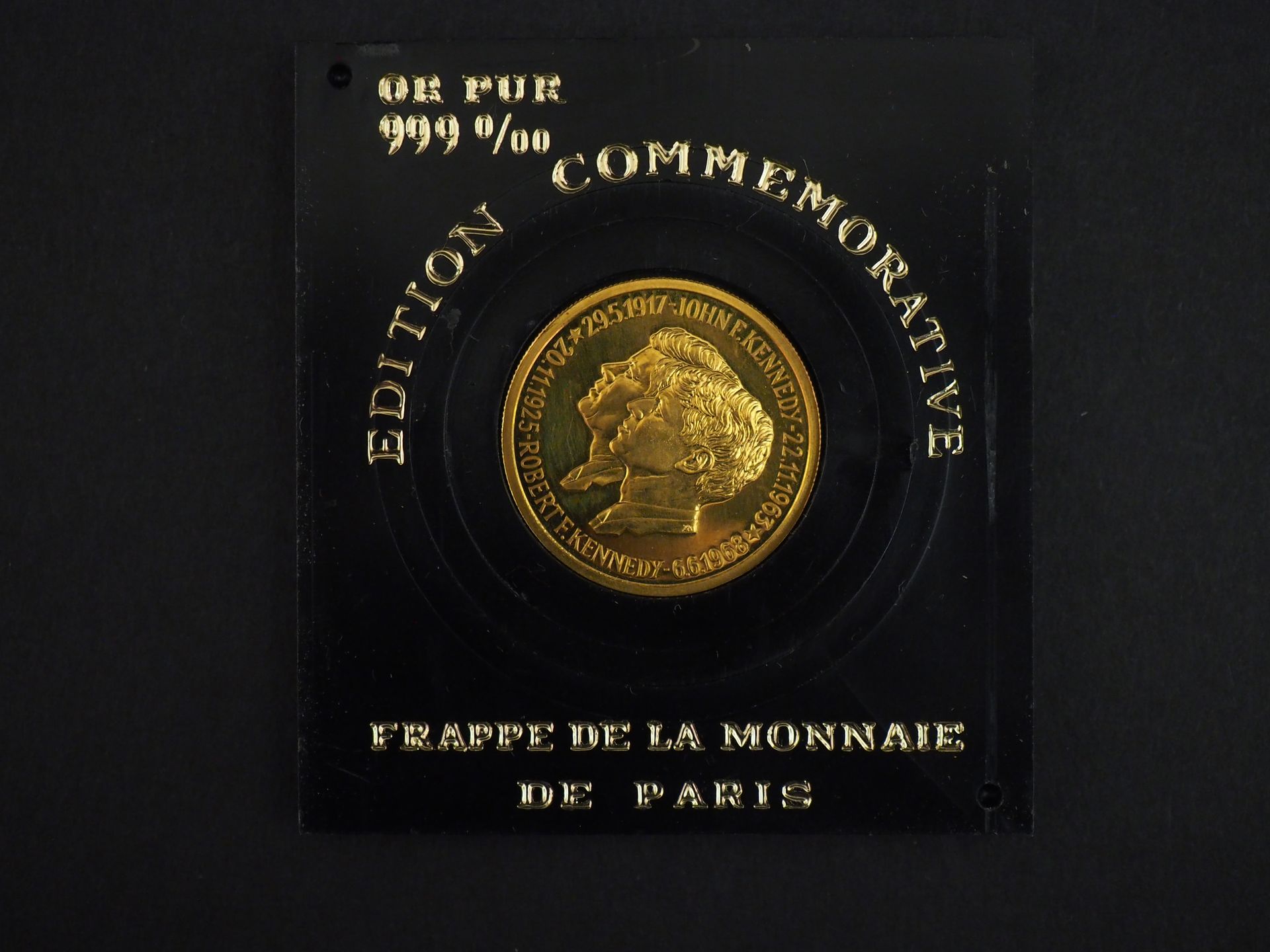 Null Médaille commémorative de John F. Kennedy en or jaune 999°/00.
Frappe de la&hellip;