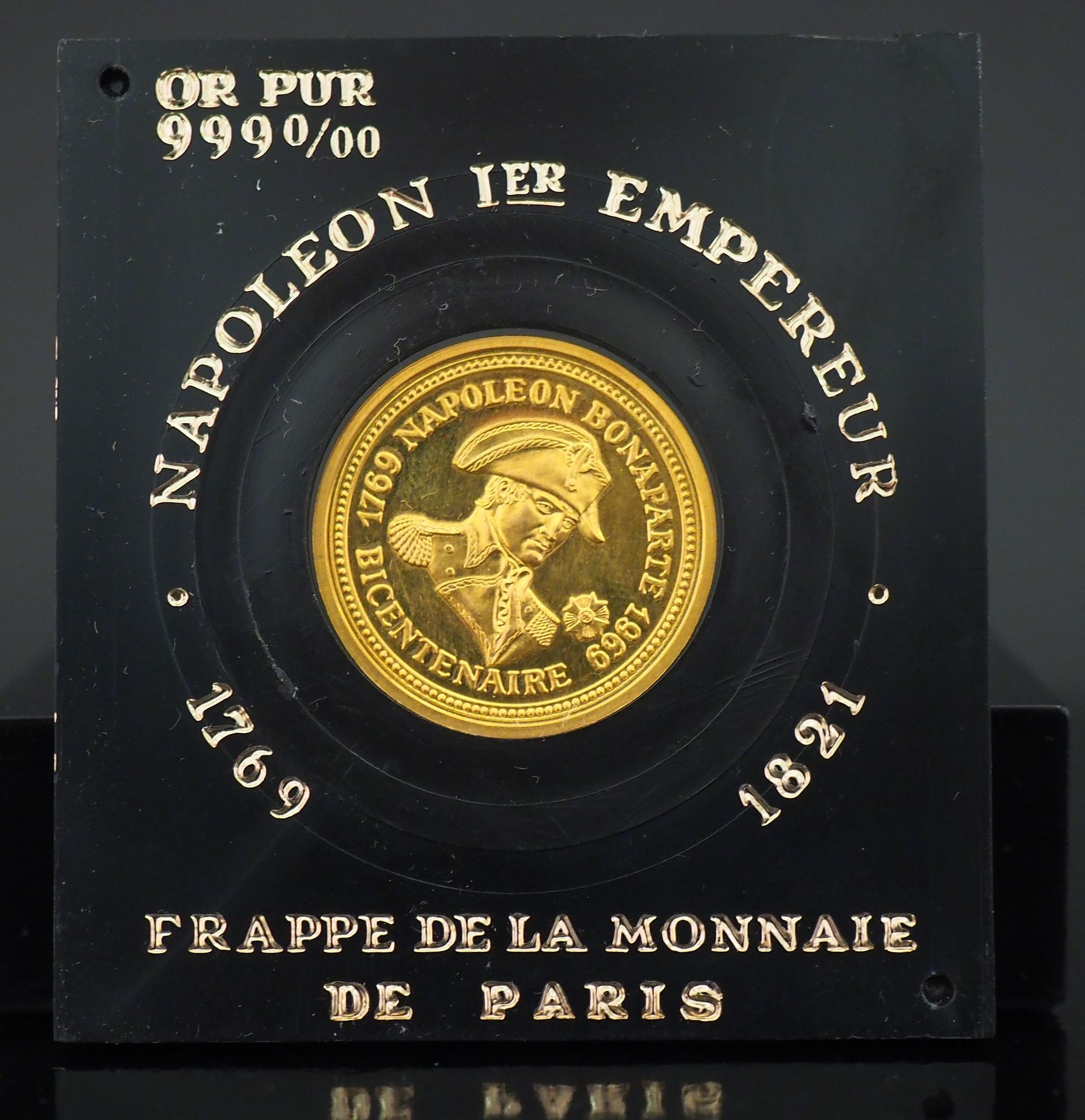 Null Médaille commémorative du bicentenaire de Napoléon Ier en or 999°/00. 
Frap&hellip;